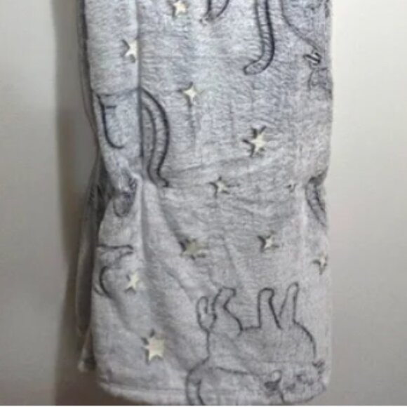 Urban Domain Glow in the Dark Gray Blanket with Stars, Moon, And Kitties - Picture 2 of 2